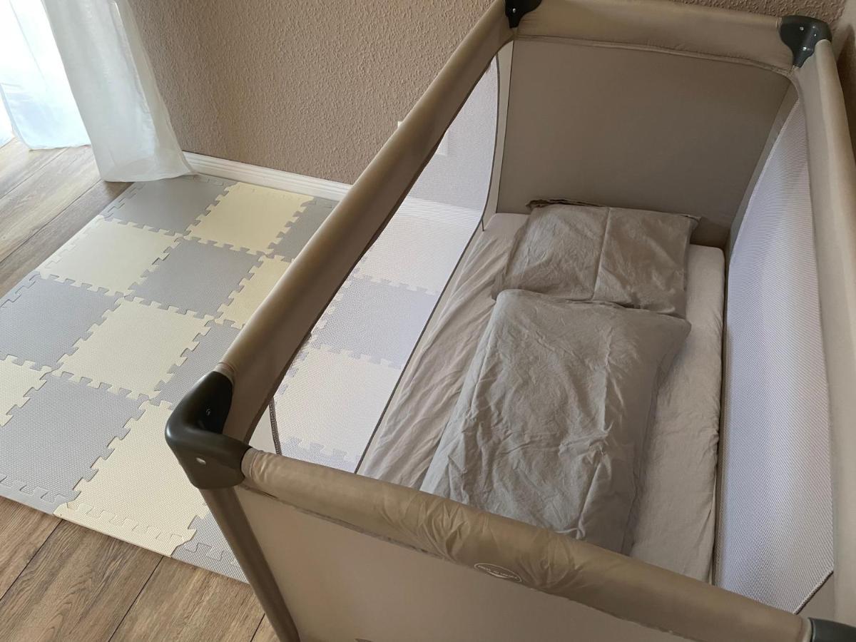 2-Zi Wohnung Mit Kingsize-Bett Und Privatem Parkplatz Ostrohe エクステリア 写真